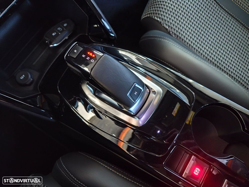 Peugeot 2008 1.5 BlueHDi GT Line EAT8 - 27