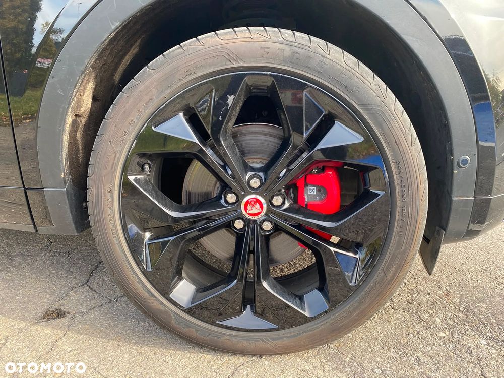 Jaguar E-Pace 2.0 D200 mHEV AWD R-Dynamic Black - 10