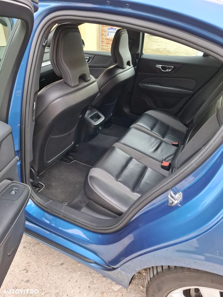 Volvo S60 T4 Momentum Pro - 10