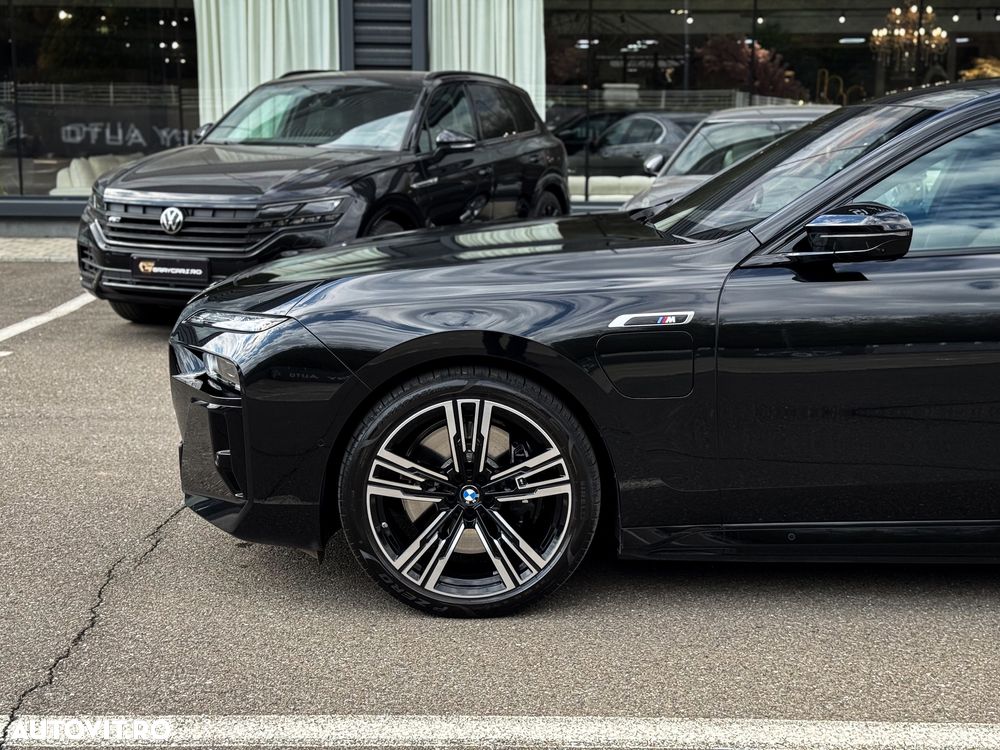BMW M7 M760e xDrive - 10