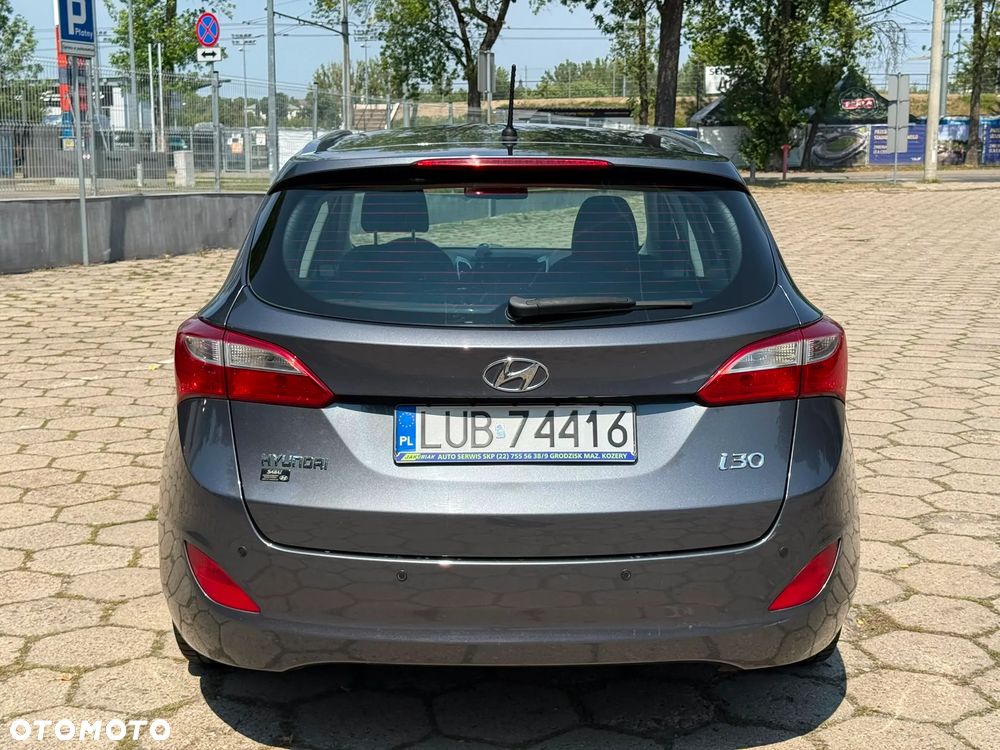 Hyundai i30 1.6 D Classic + - 18