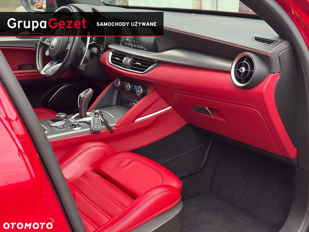 Alfa Romeo Stelvio - 16