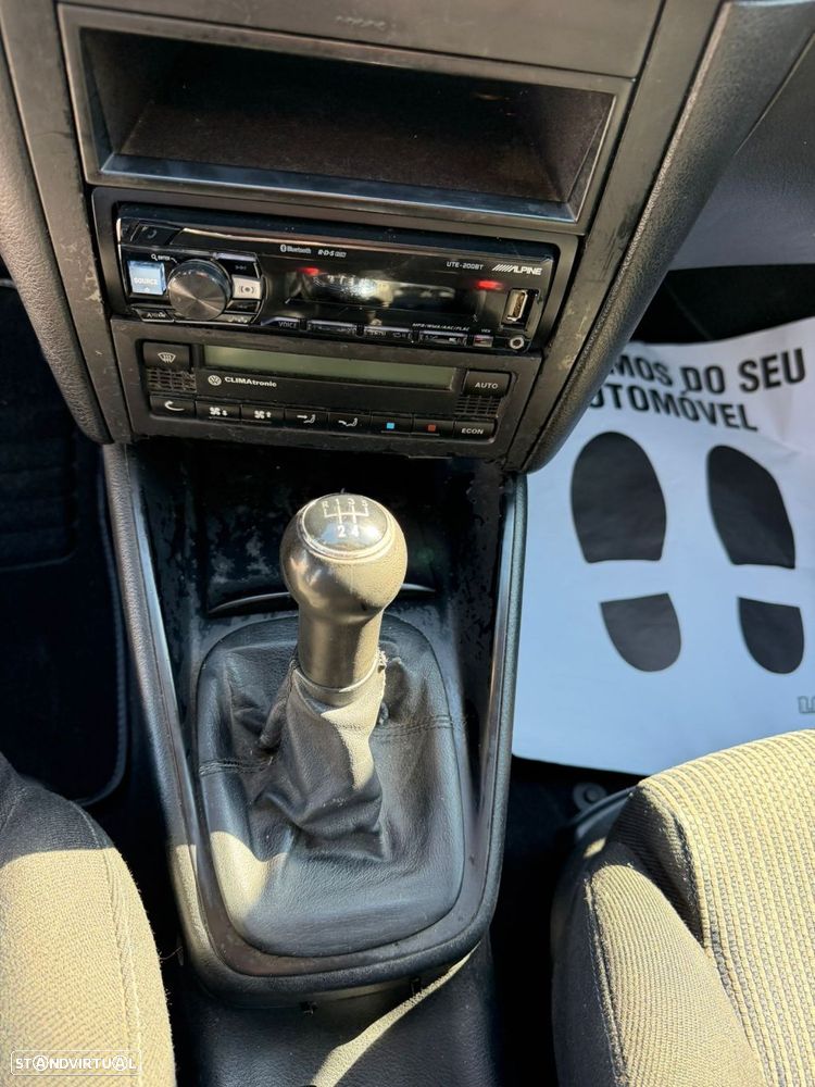 VW Golf 1.9 TDi Highline - 27