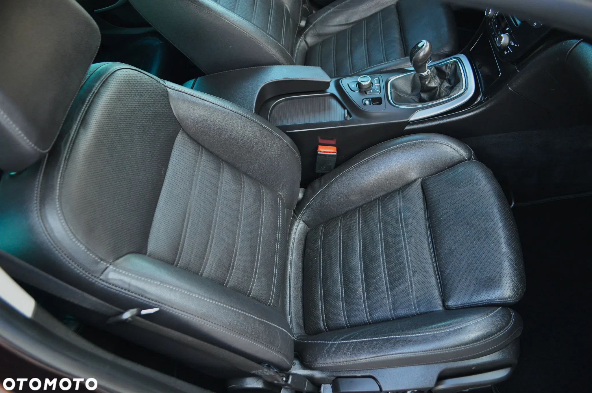 Opel Insignia 2.0 CDTI Sports Tourer Cosmo - 26