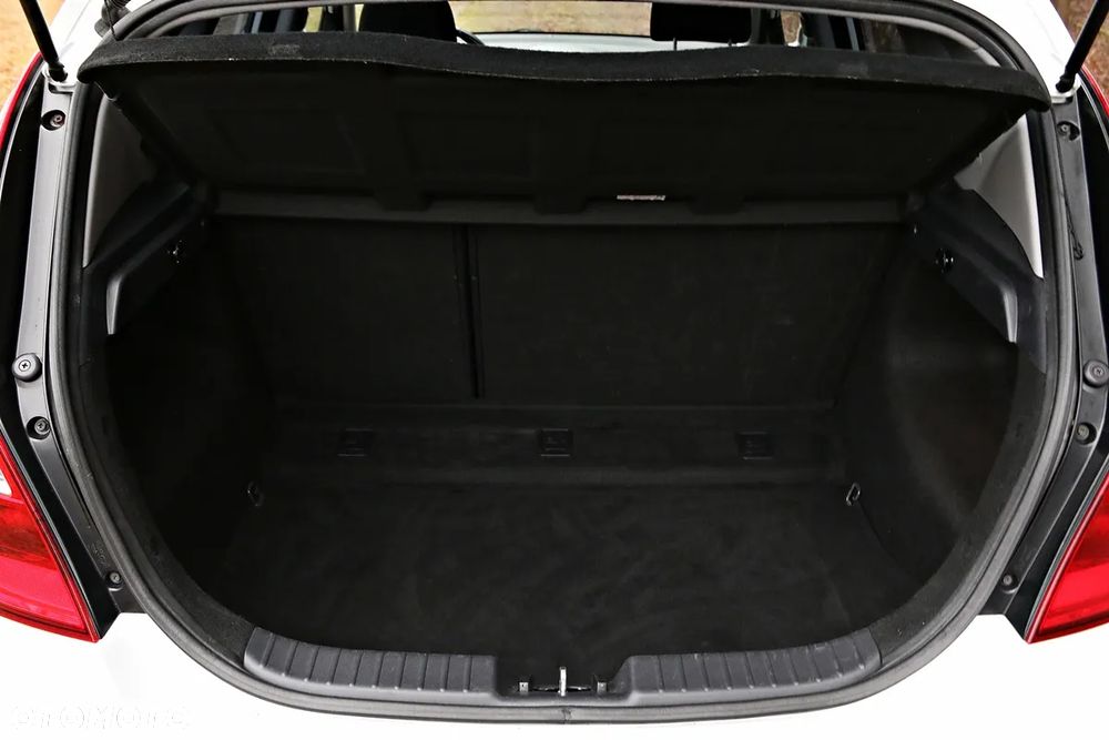 Hyundai i30 1.4 Blue Comfort - 29