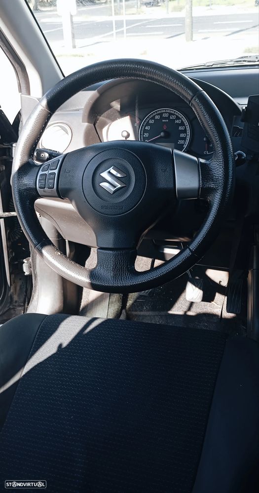 Suzuki Swift 1.3 DDiS GL - 6