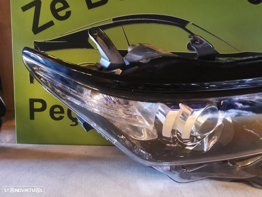 TOYOTA AURIS E18 FAROL DIREITO - FF527 - 3