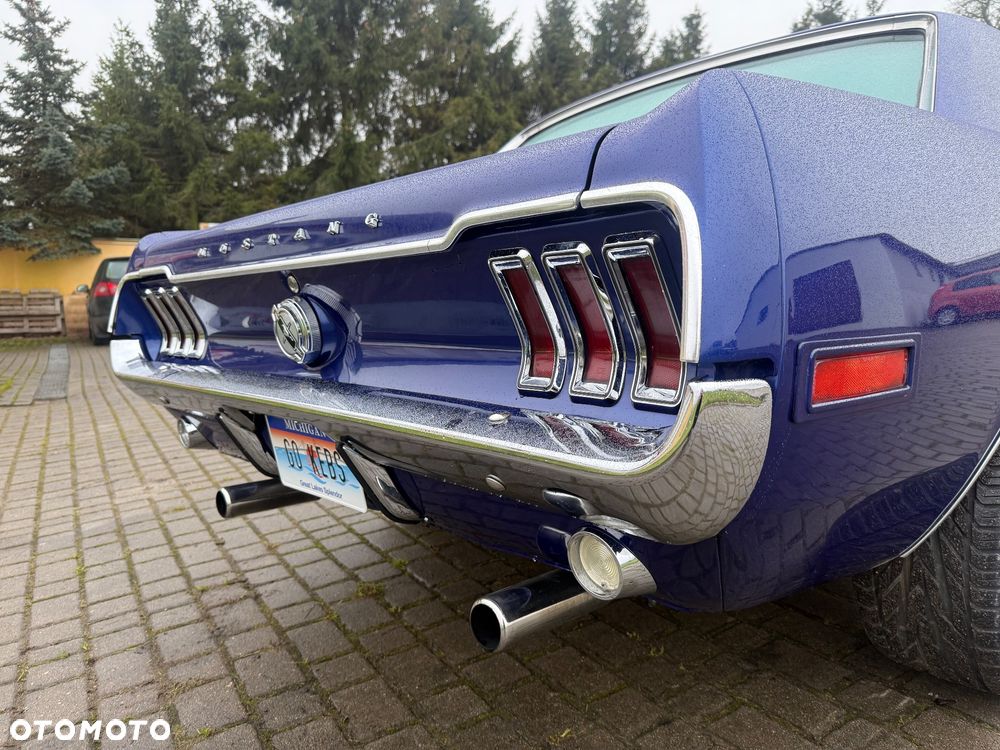 Ford Mustang - 23