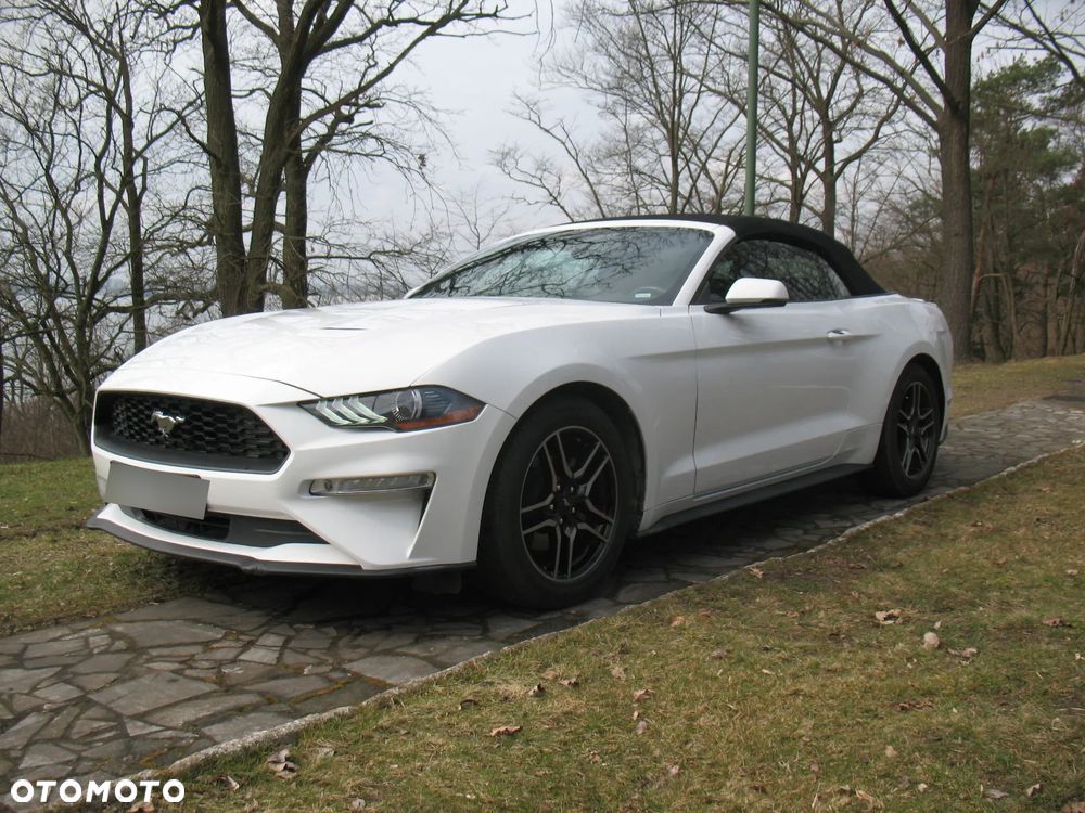 Ford Mustang - 2