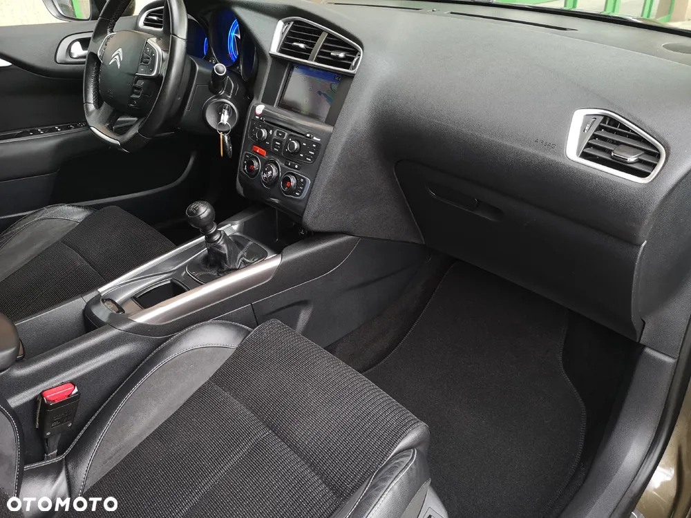 Citroën C4 2.0 HDi Exclusive - 16
