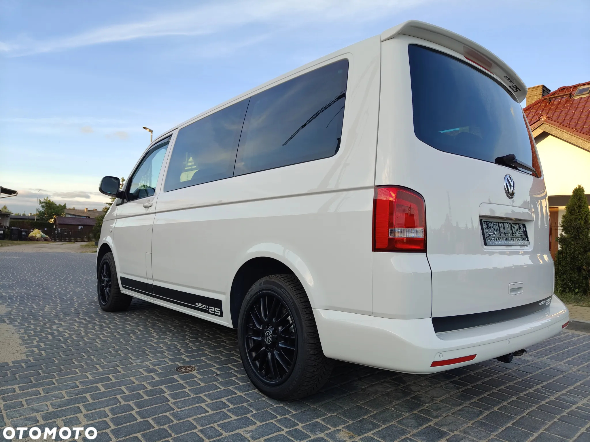 Volkswagen Multivan - 7