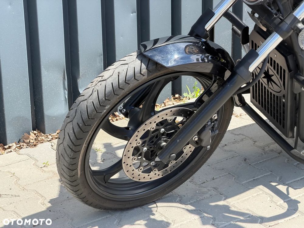 Yamaha XVS - 12