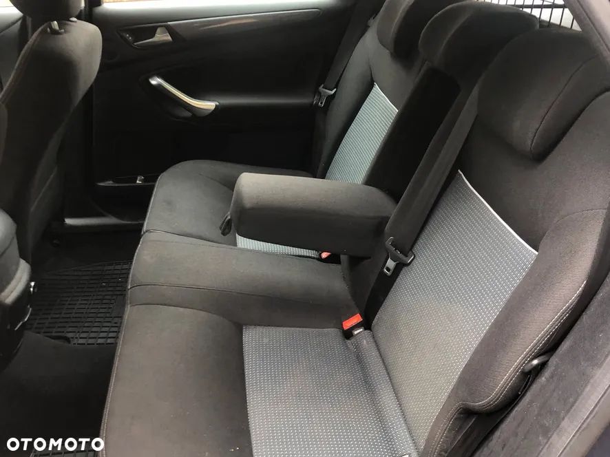 Ford Mondeo - 10
