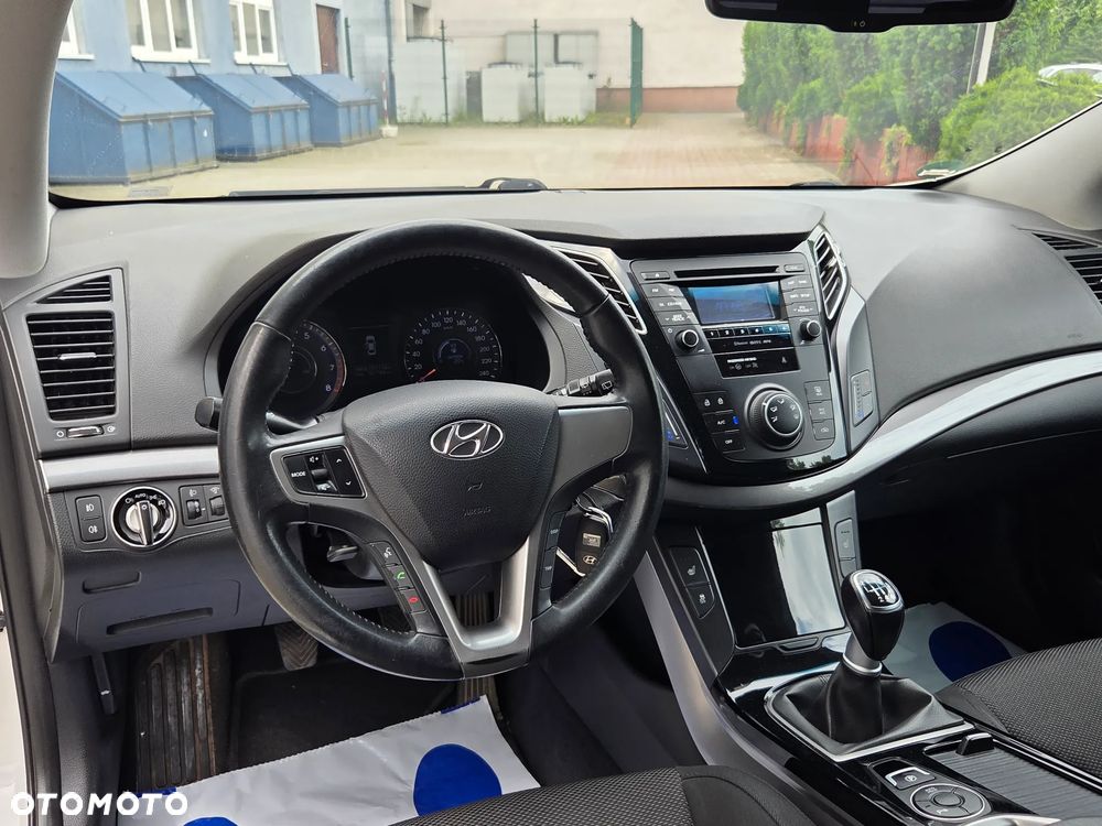 Hyundai i40 Kombi blue 1.6 Space - 5