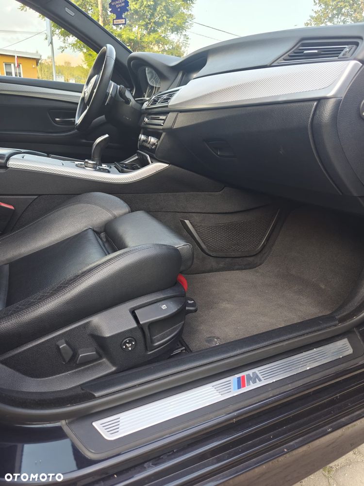 BMW Seria 5 525d - 27