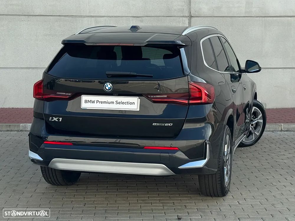 BMW iX1 eDrive20 xLine - 4