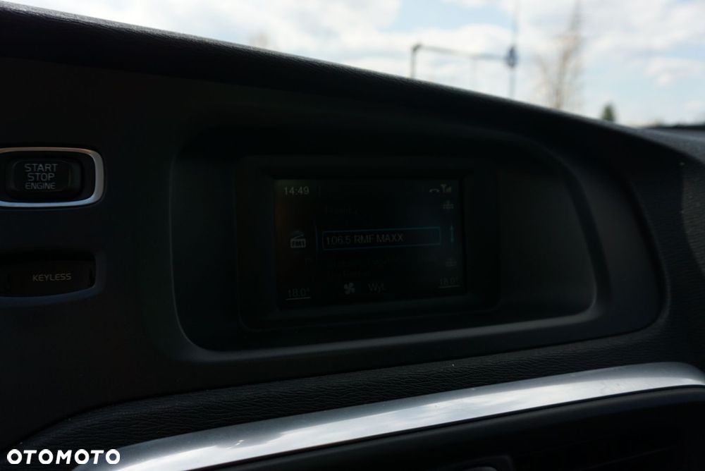 Volvo V40 D2 Base - 17