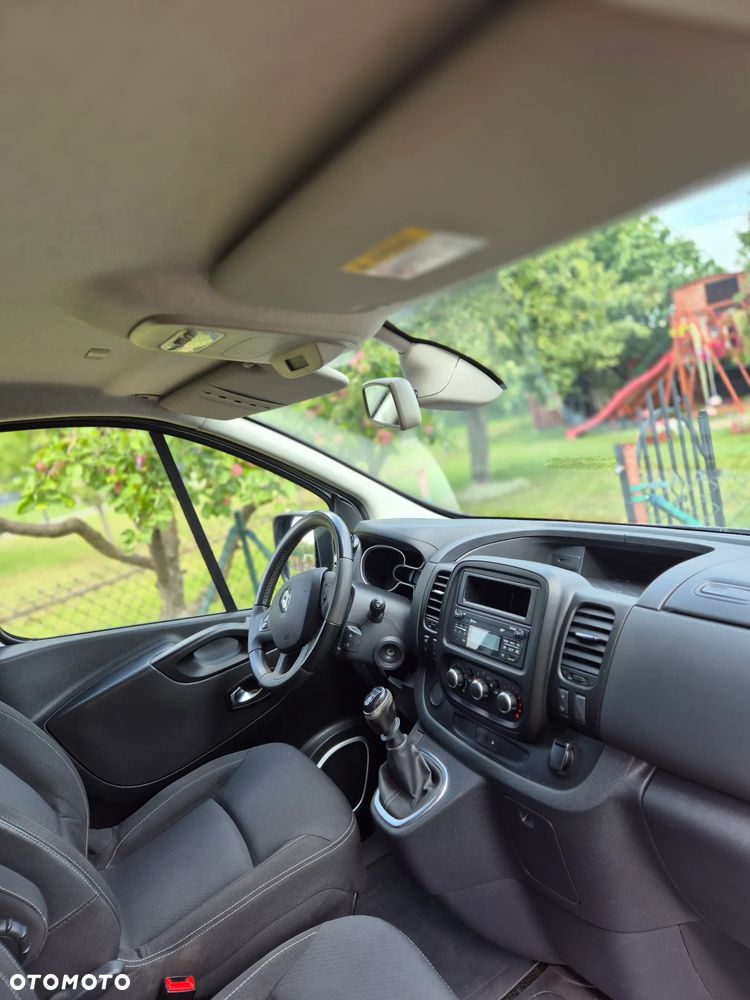 Renault Trafic Grand 2.0 dCi - 12