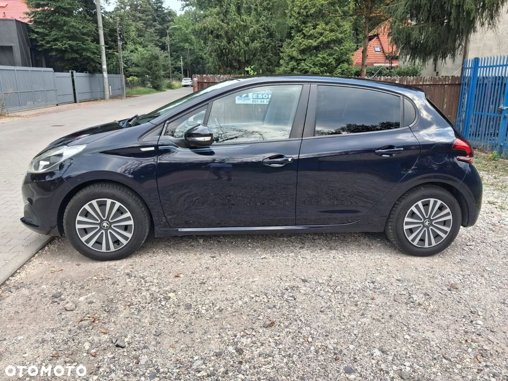 Peugeot 208 - 5