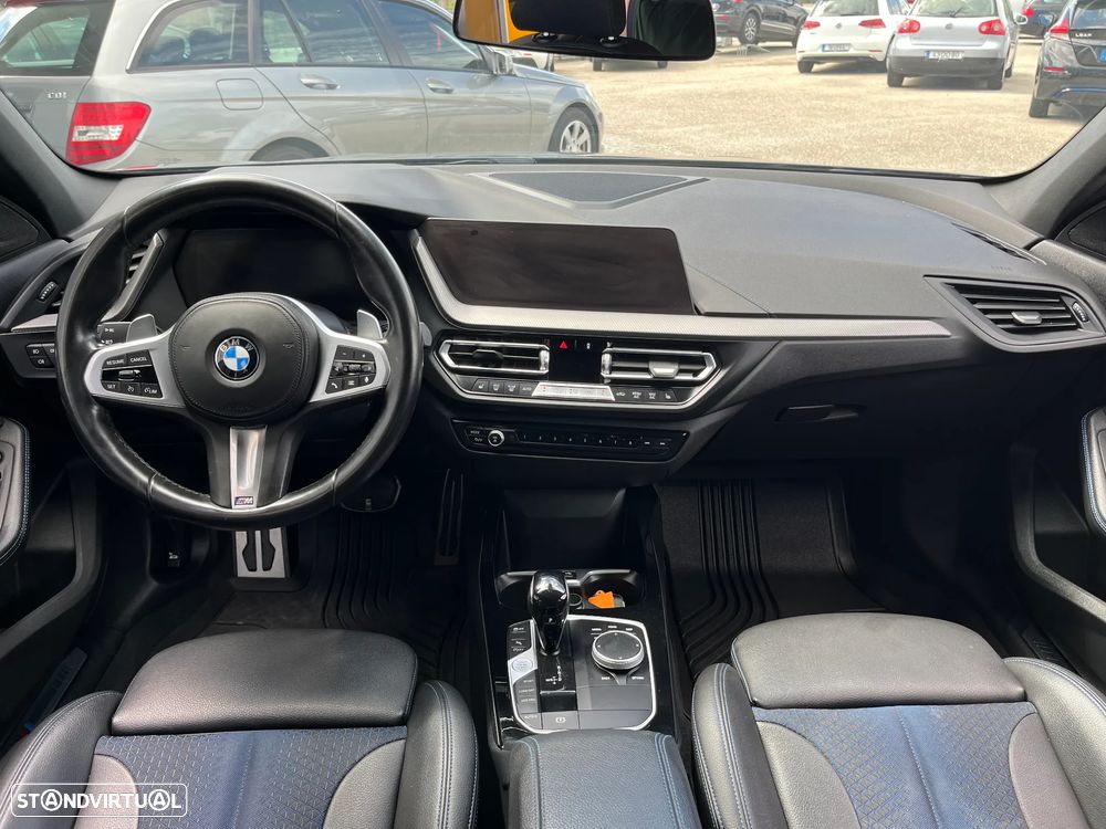 BMW 118 d Pack Desportivo M - 12