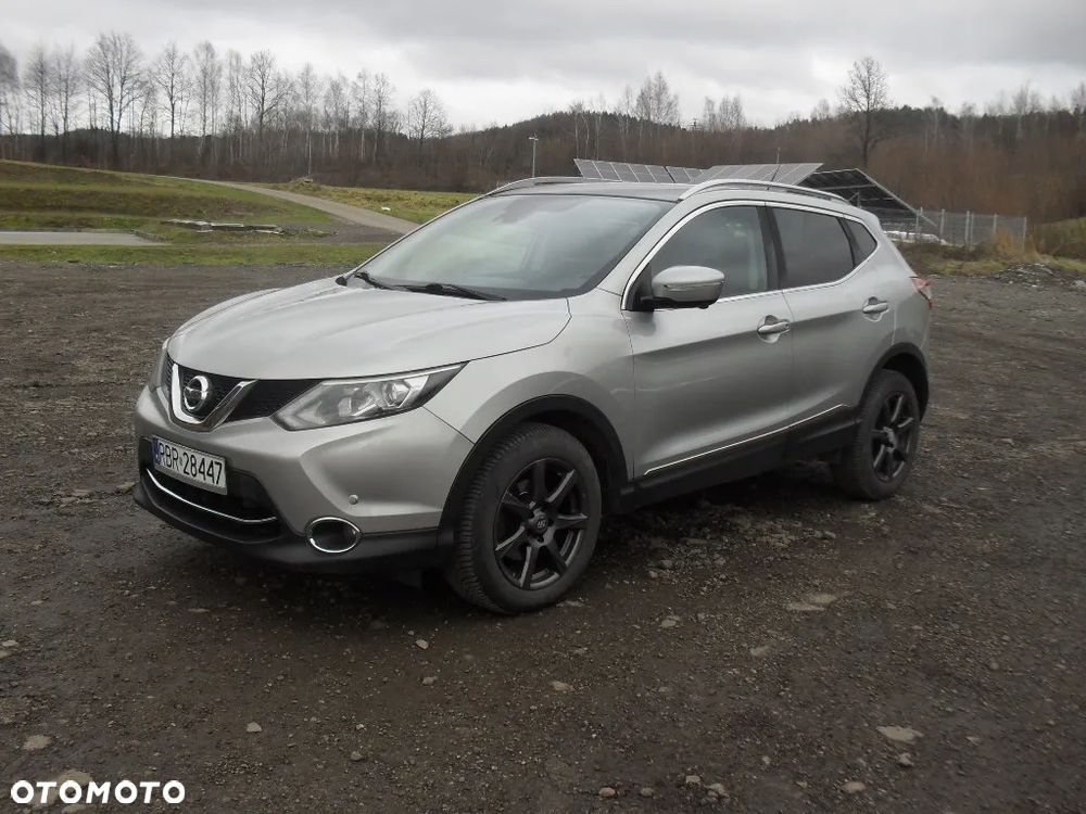 Nissan Qashqai 1.6 dCi 4 x 4 DPF Start/Stop tekna - 2