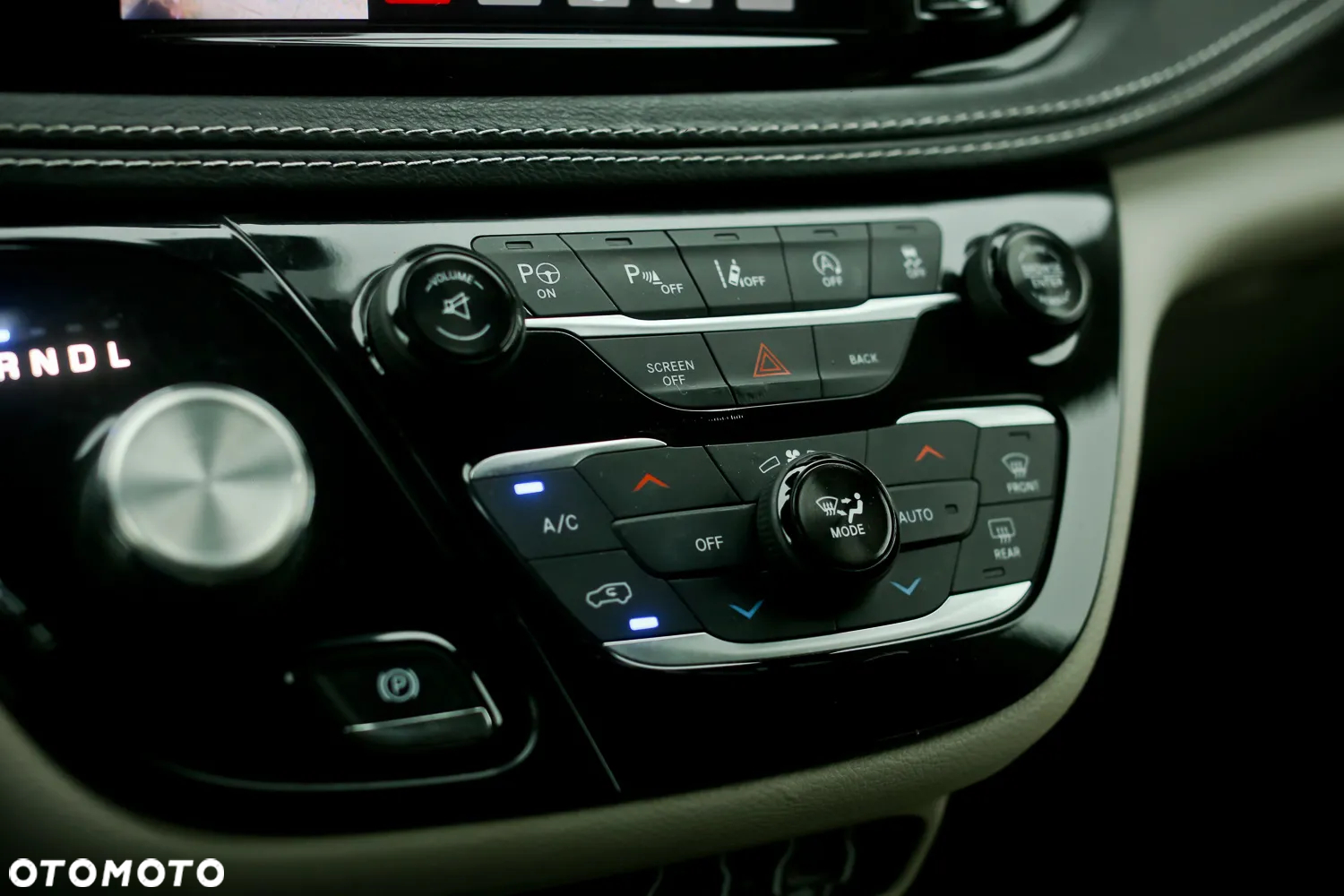 Chrysler Pacifica - 21