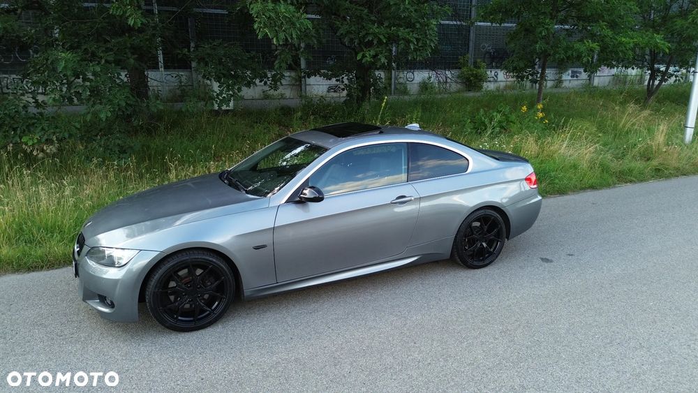 BMW Seria 3 325i - 3