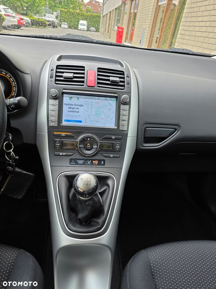 Toyota Auris 1.33 Dual-VVT-i Design Edition - 27
