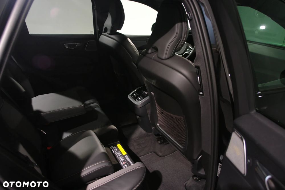 Volvo XC 60 B5 B AWD Ultimate Black Edition - 20