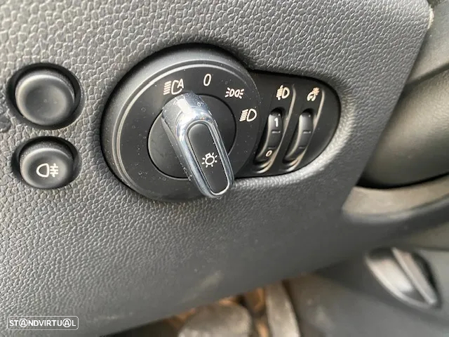 MINI 5 Portas Cooper Aut. - 33