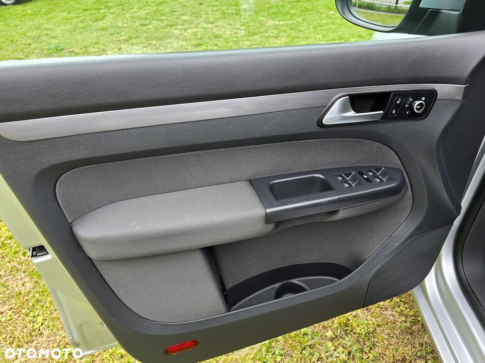 Volkswagen Touran 2.0 TDI Highline - 17