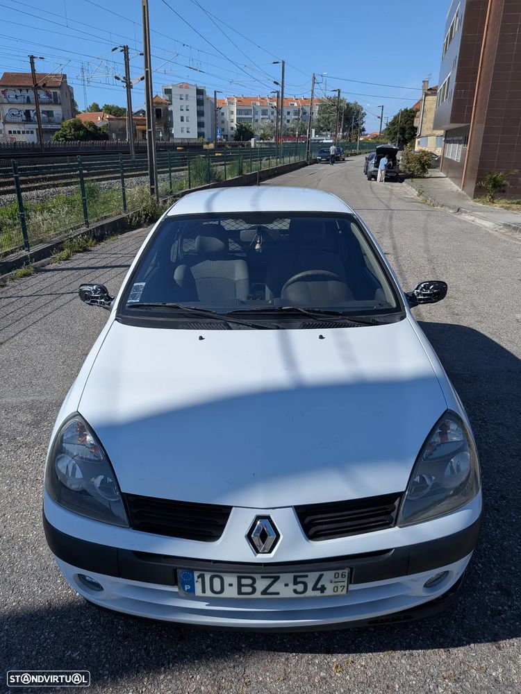 Renault Clio - 2