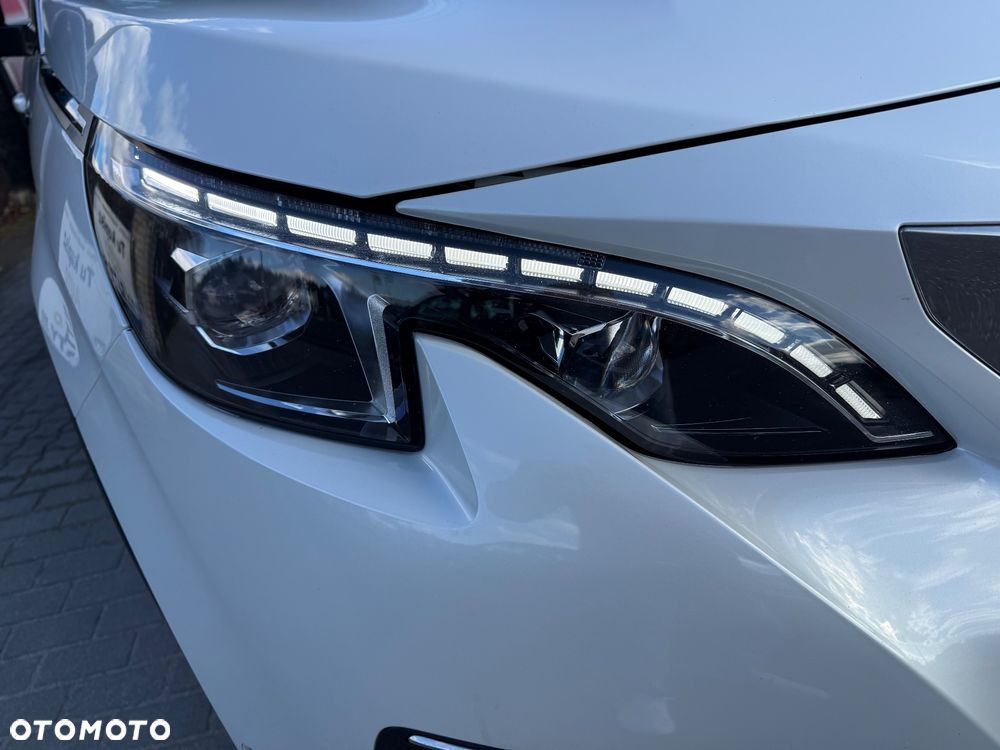 Peugeot 5008 BlueHDi 130 EAT8 Allure - 23