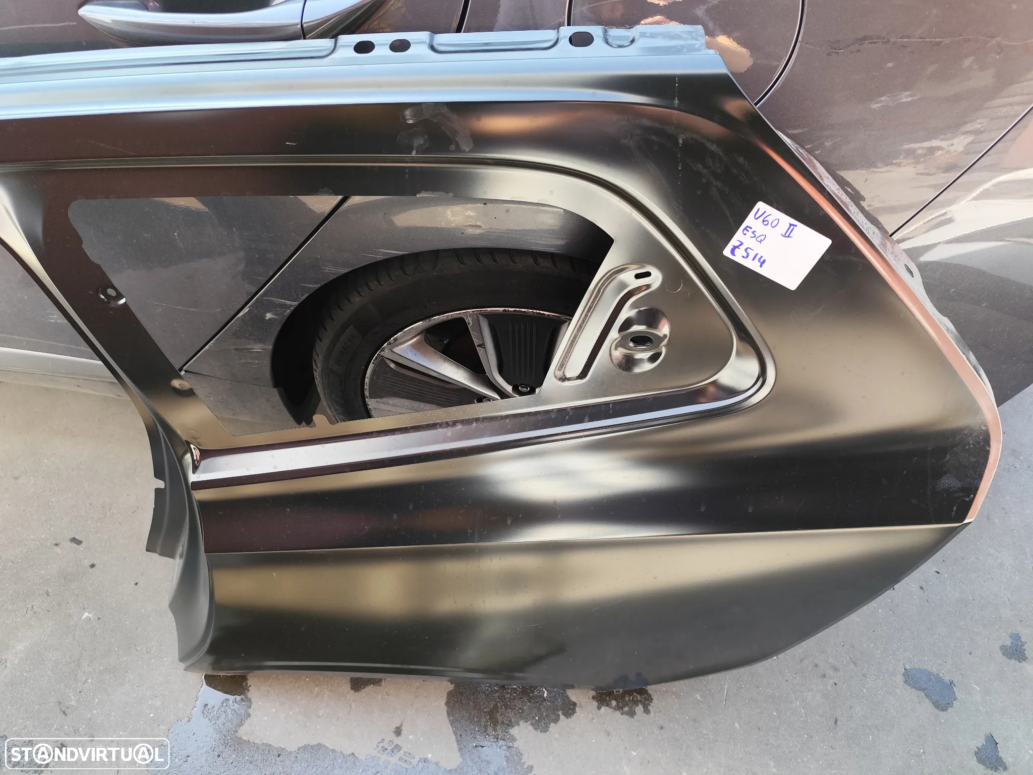 VOLVO V60 II PAINEL ILHARGA ESQUERDA - Z514 - 2