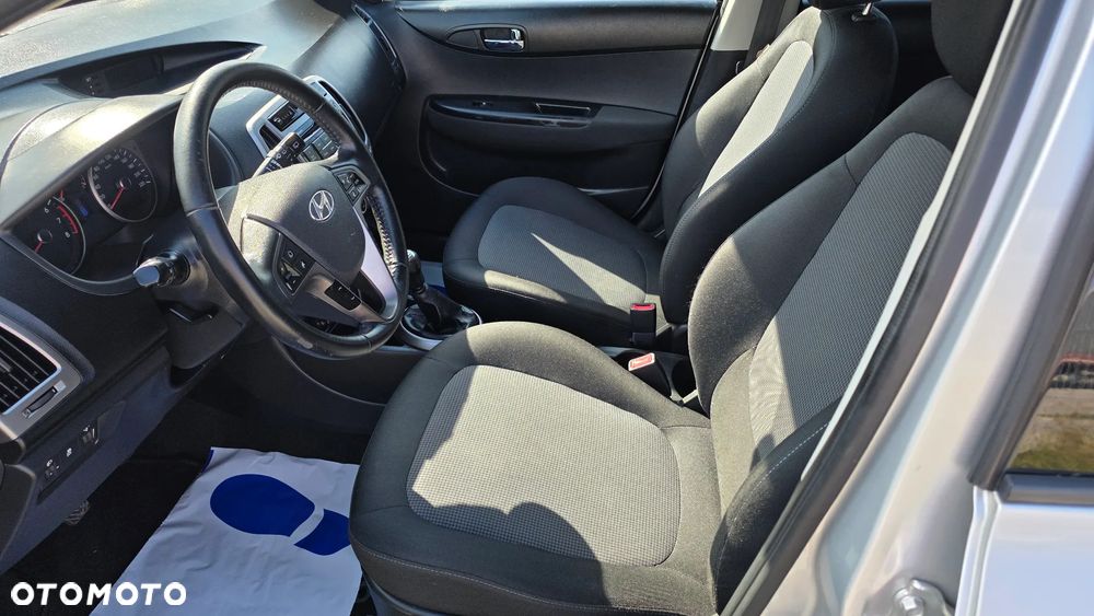 Hyundai i20 1.2 Fifa World Cup Edition - 12