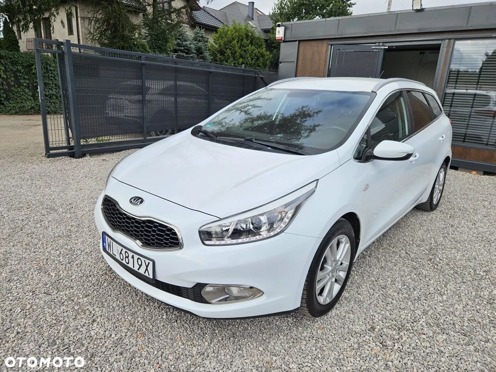 Kia Ceed 1.4 CVVT SW Dream Team Edition - 2