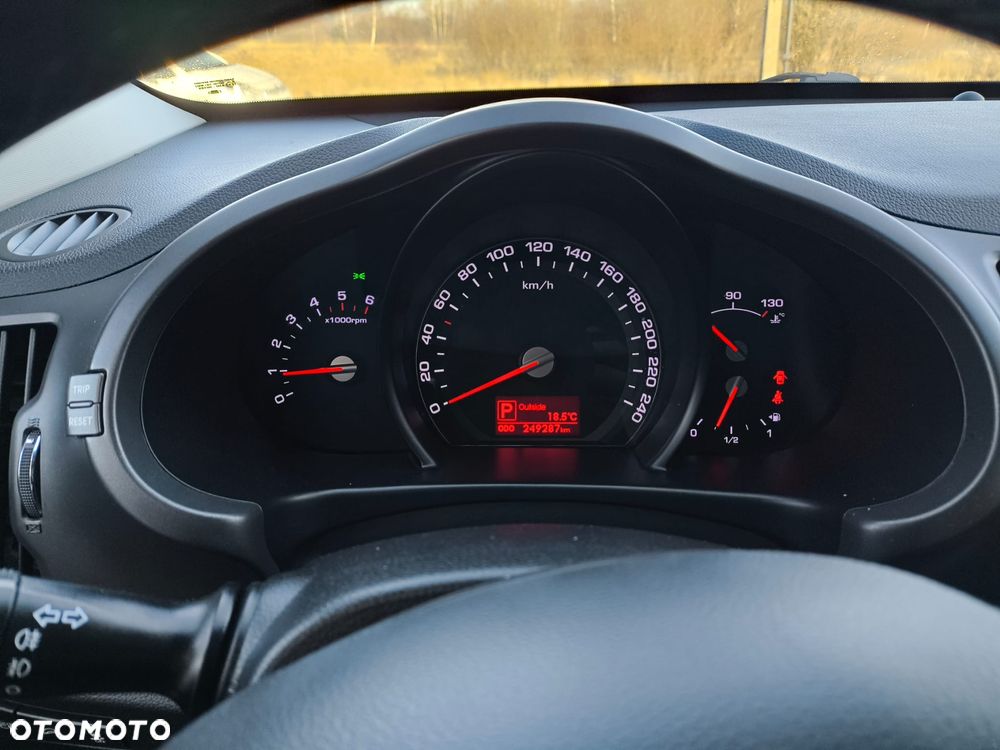 Kia Sportage 2.0 CRDI 4WD Automatik Spirit - 22