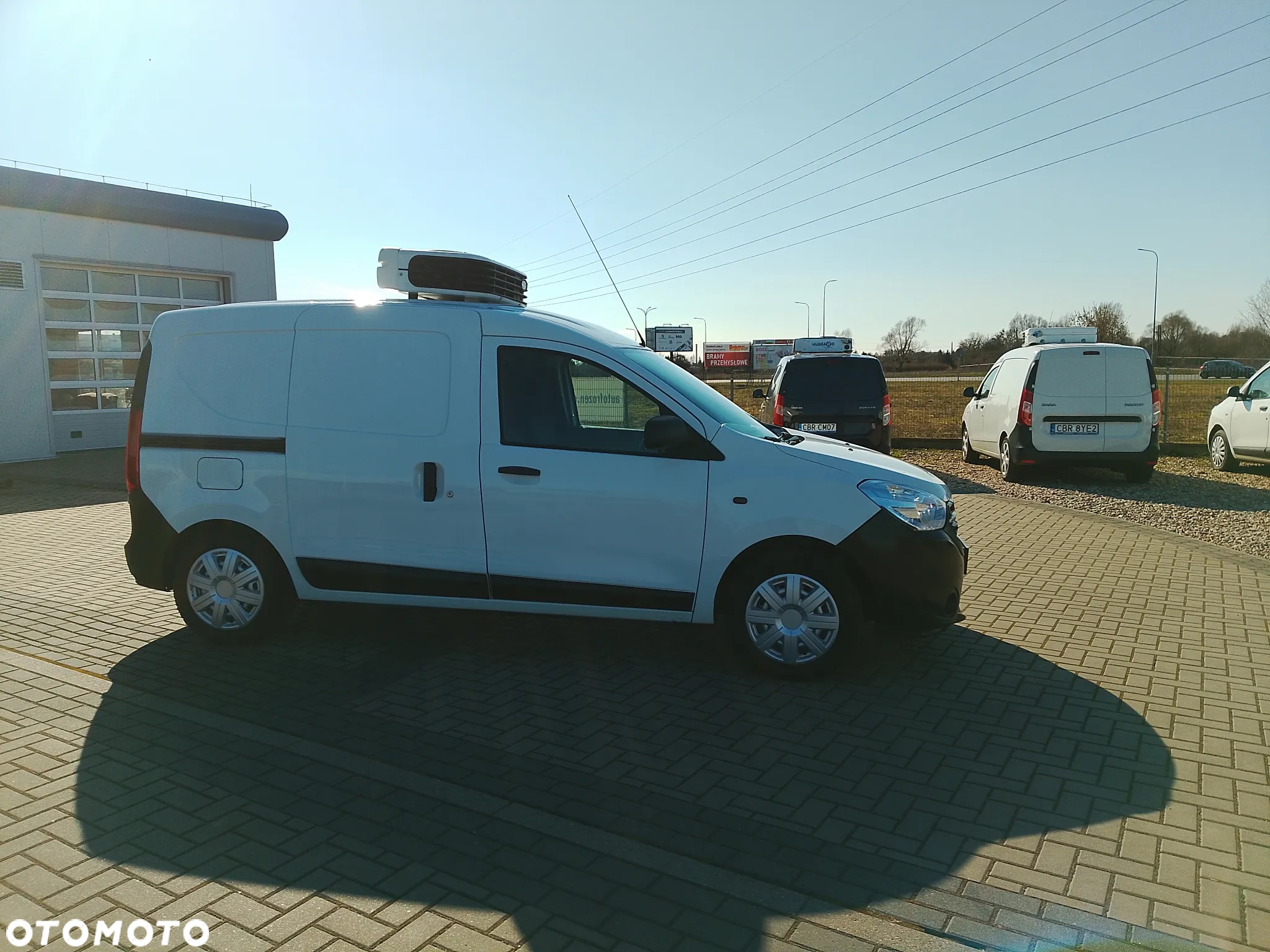 Dacia Dokker L2 Maxi Nowa Izoterma Chłodnia Mroźnia 2 x drzwi boczne Carrier 220V Lpg PL - 25