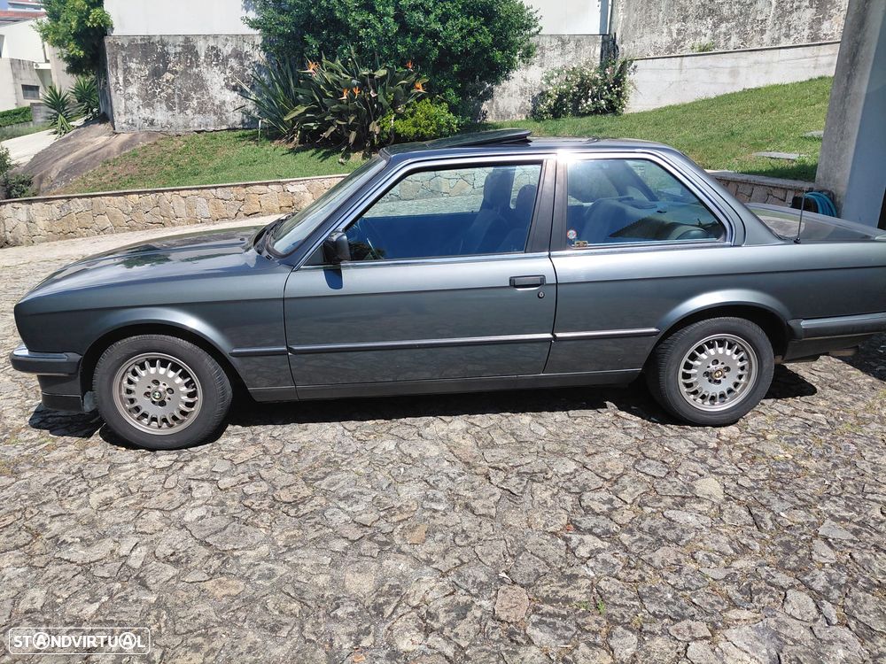 BMW 320 i Coupe - 4