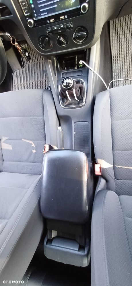 Volkswagen Golf - 20