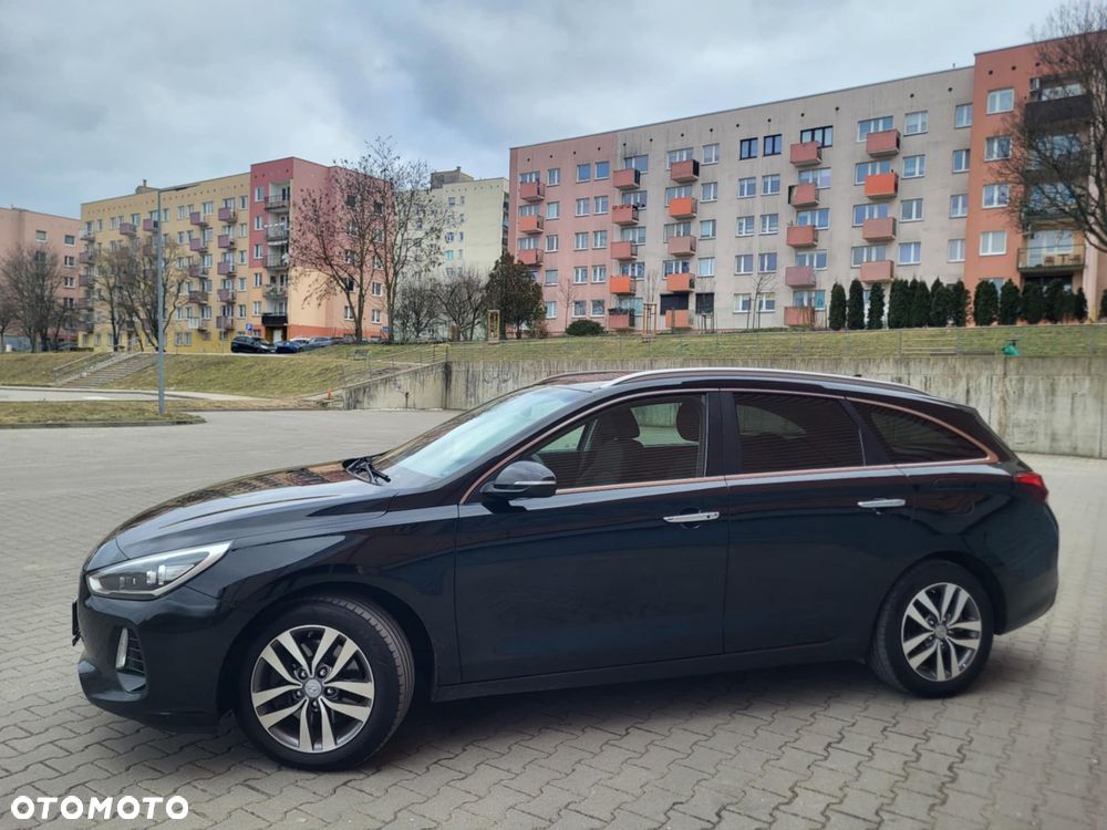Hyundai i30 blue Kombi 1.6 CRDi YES Gold - 19