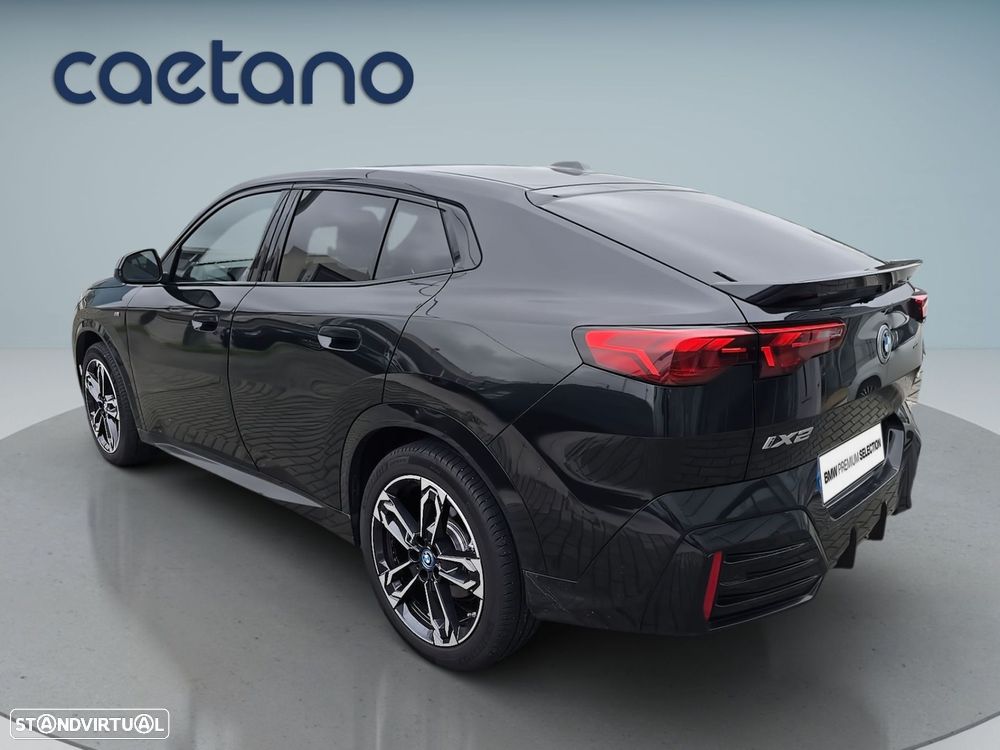 BMW iX2 eDrive20 Pack Desportivo M - 6