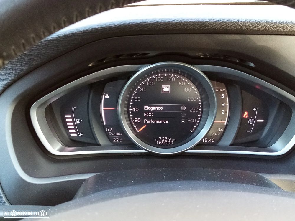Volvo V40 D2 Inscription - 13
