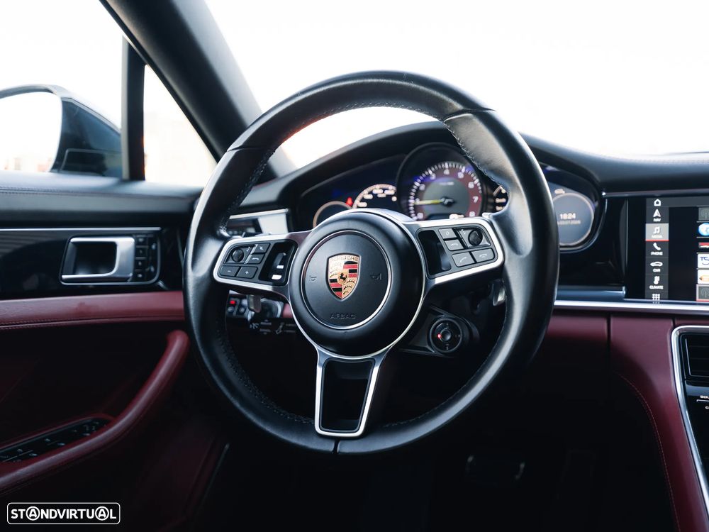 Porsche Panamera 4 E-Hybrid - 18