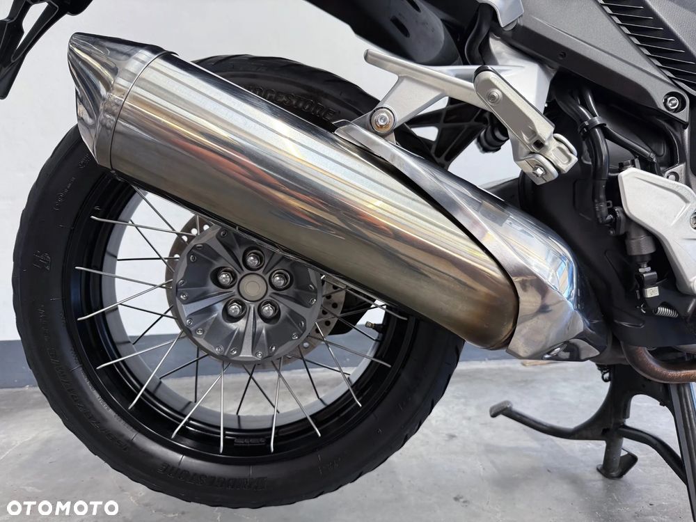 Honda VFR - 23