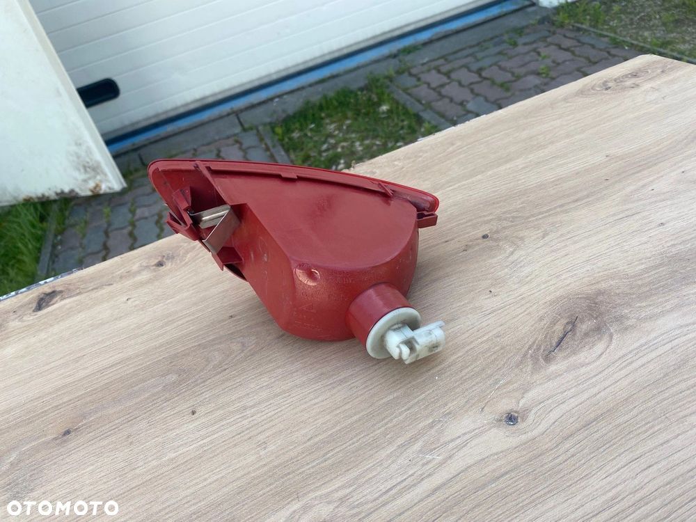 LAMPA PRZECIWMGIELNA TYLNA PRAWA CLIO III LIFT 8200776054 - 3