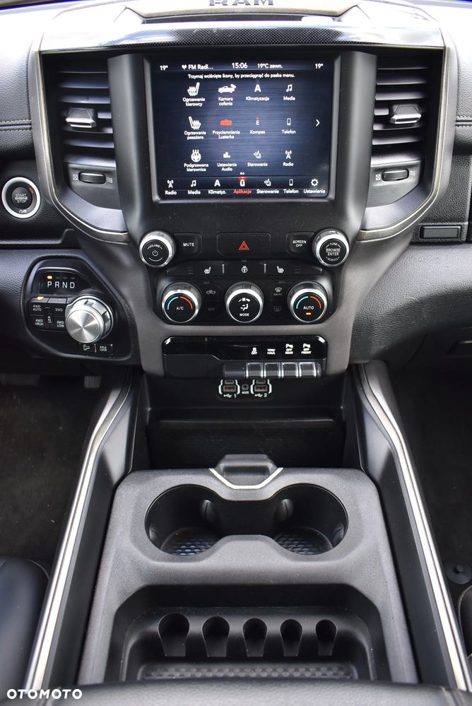 Dodge RAM - 33