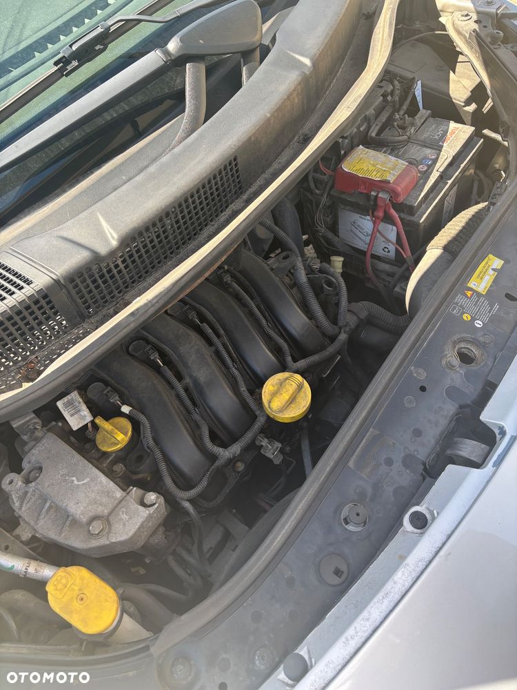 Renault Scenic 1.6 16V Expression - 7