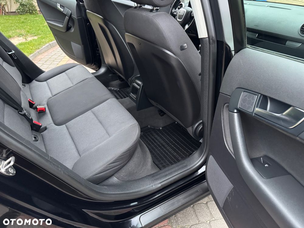 Audi A3 Sportback - 16