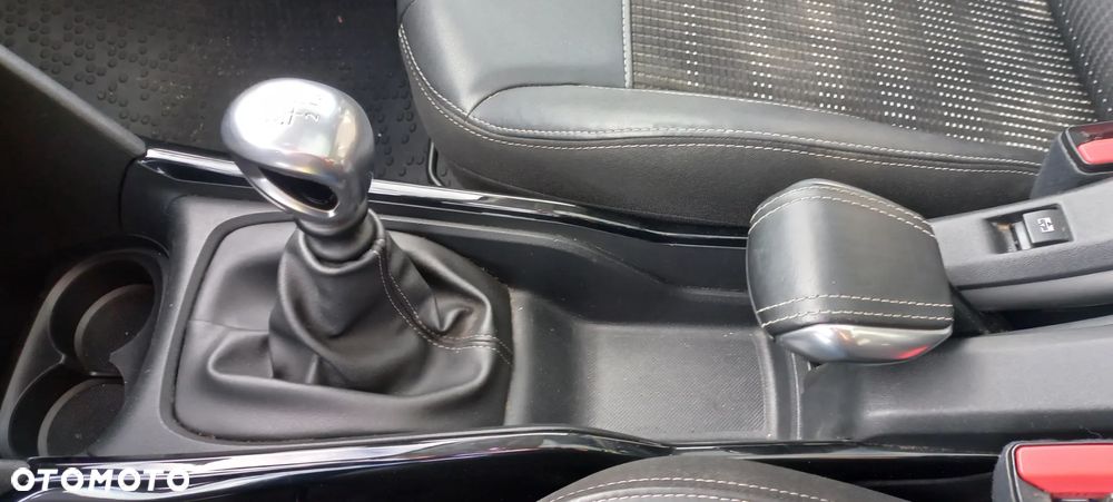 Peugeot 2008 1.2 Pure Tech Allure S&S - 14